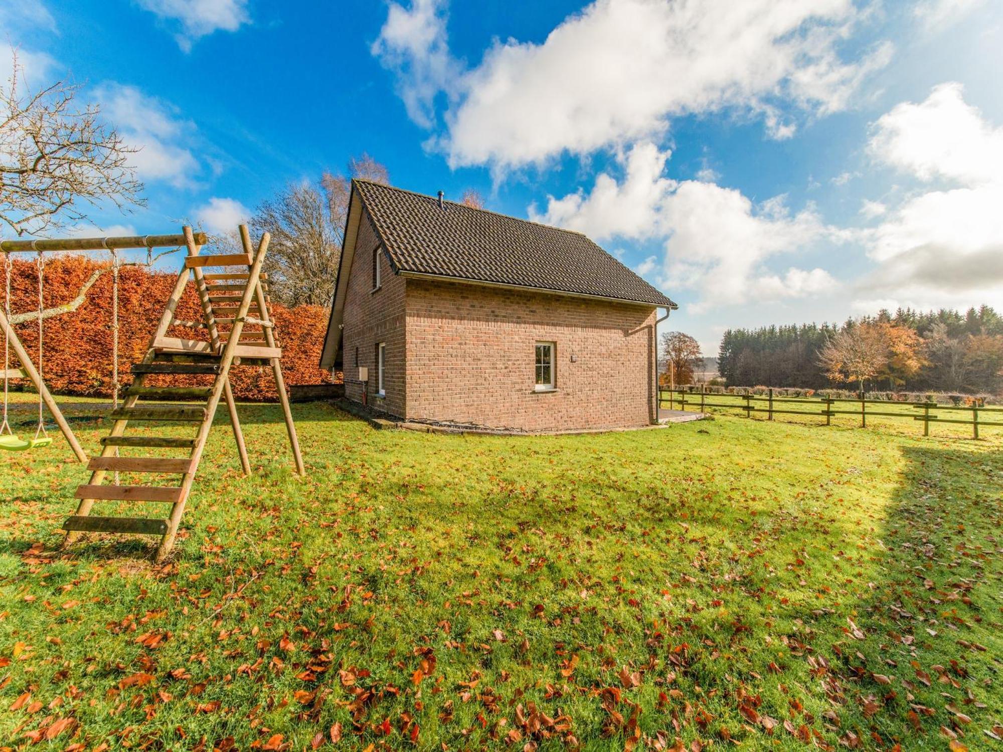 Picture Perfect Holiday Home In Sourbrodt With Garden Bbq Экстерьер фото